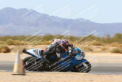 media/Apr-17-2022-CVMA (Sun) [[f474cfa795]]/Race 14 500 Supersport-350 Supersport (Holeshot)/